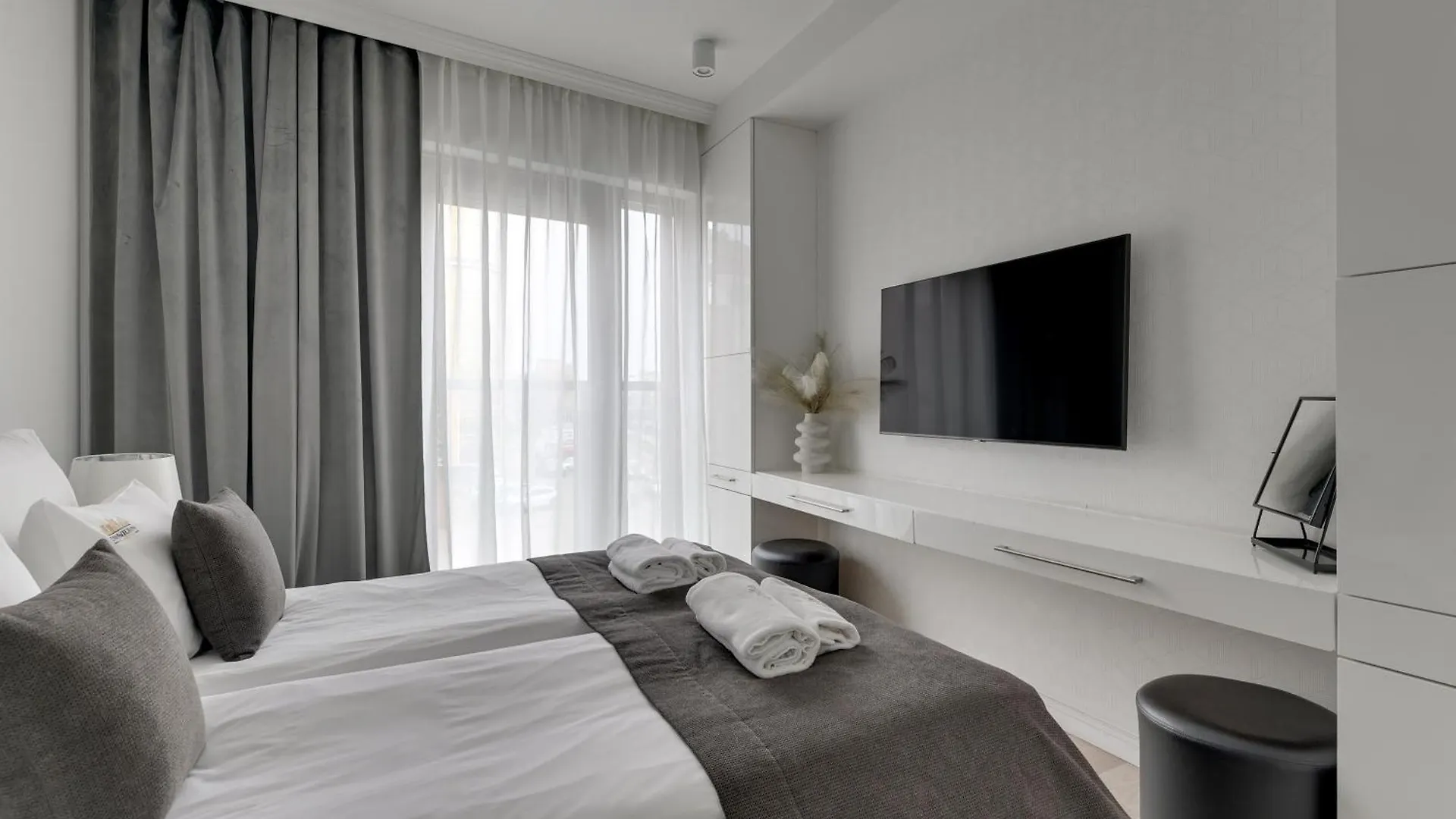 Waterlane Riverside - Spa, Pool, Gym & Parking By Downtown Apartments Gdańsk