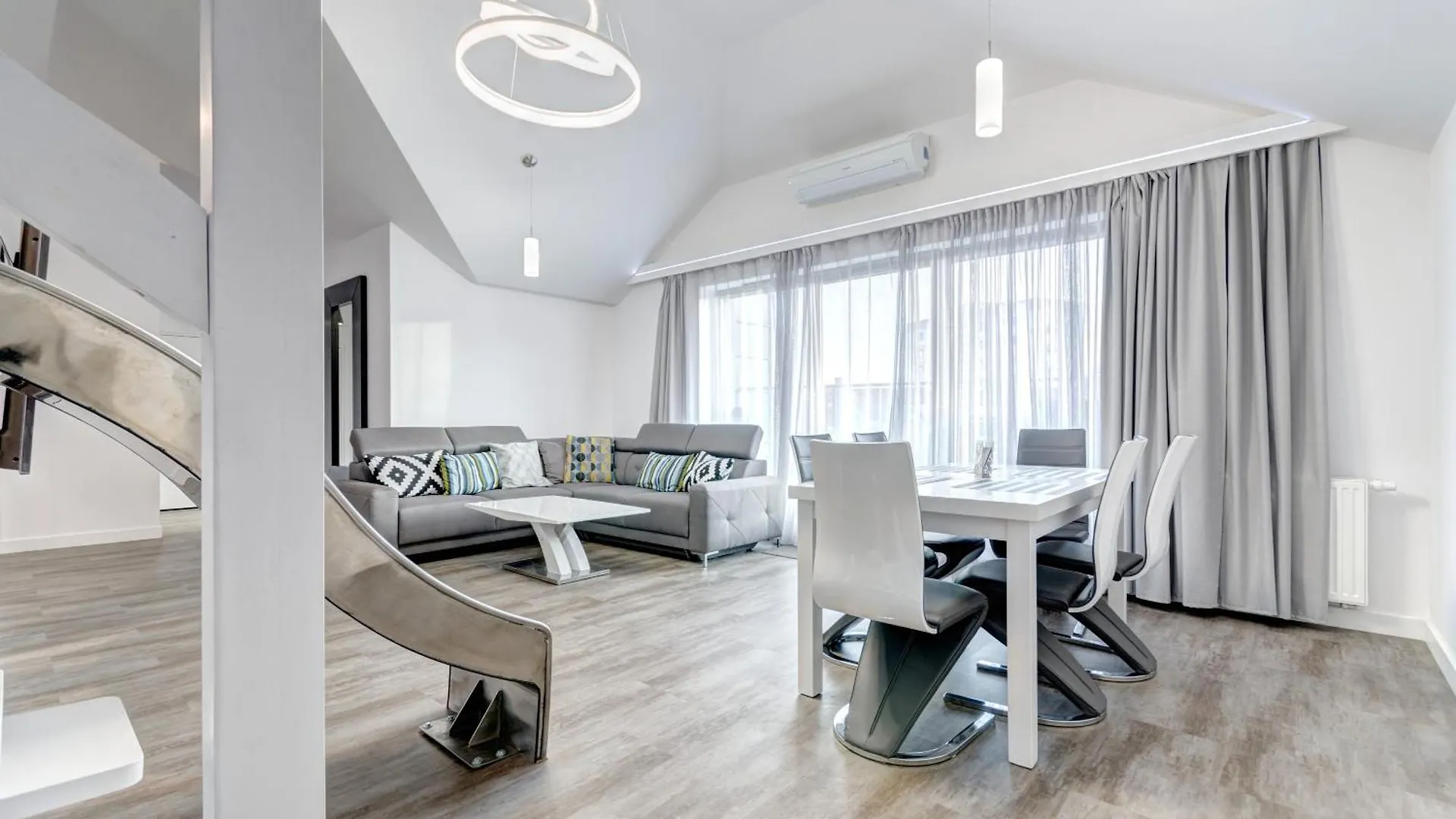 Waterlane Riverside - Spa, Pool, Gym & Parking By Downtown Apartments Gdańsk