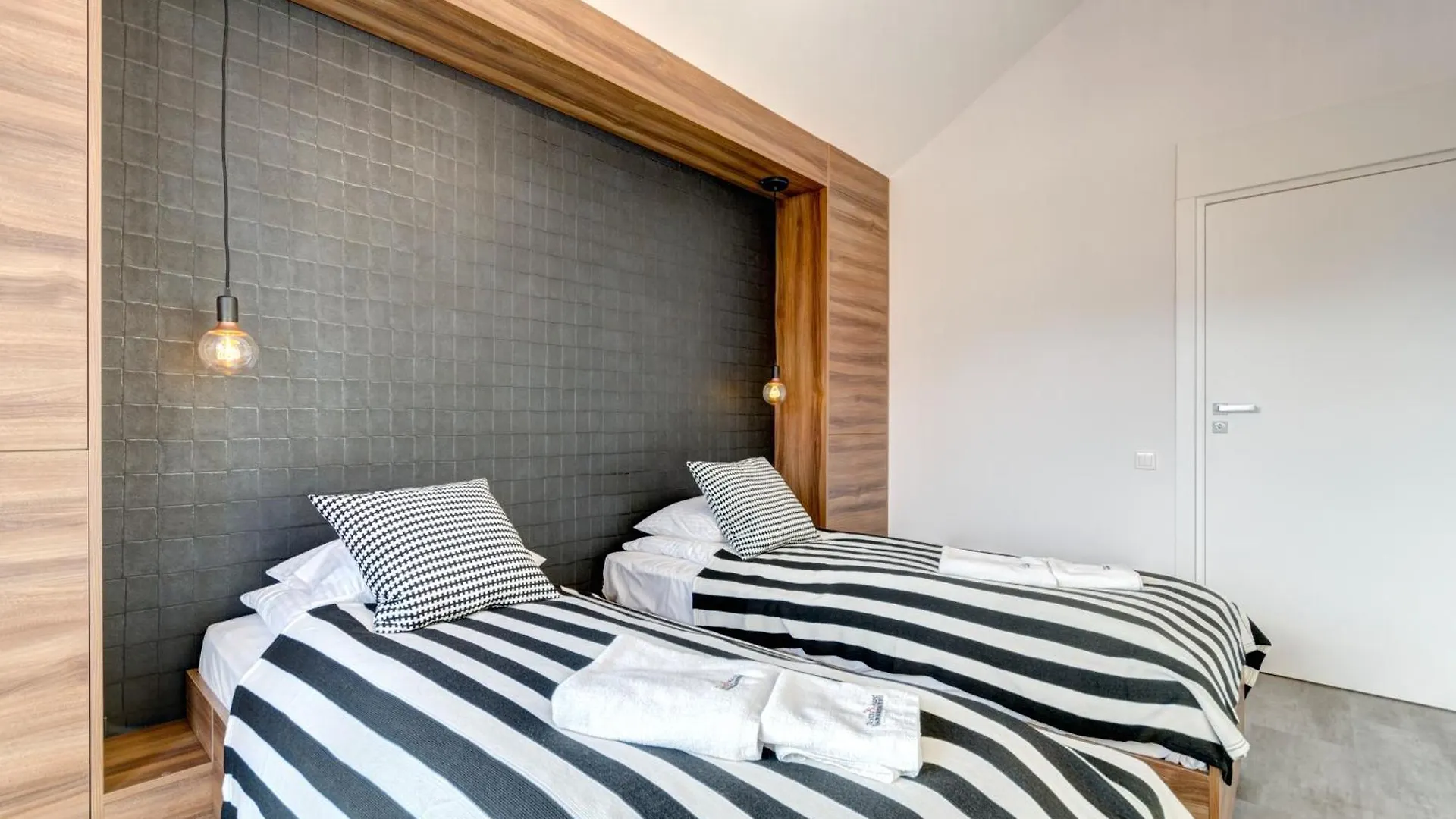 Waterlane Riverside - Spa, Pool, Gym & Parking By Downtown Apartments Gdańsk 0*,  Polen