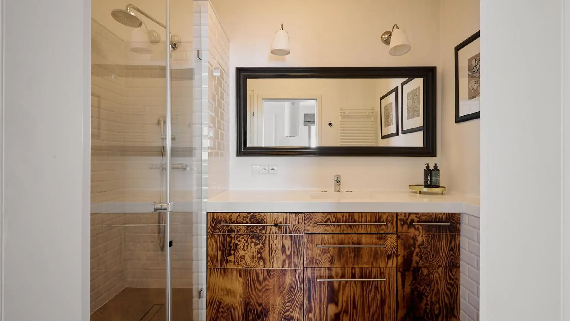 Waterlane Riverside - Spa, Pool, Gym & Parking By Downtown Apartments Gdansk Poland