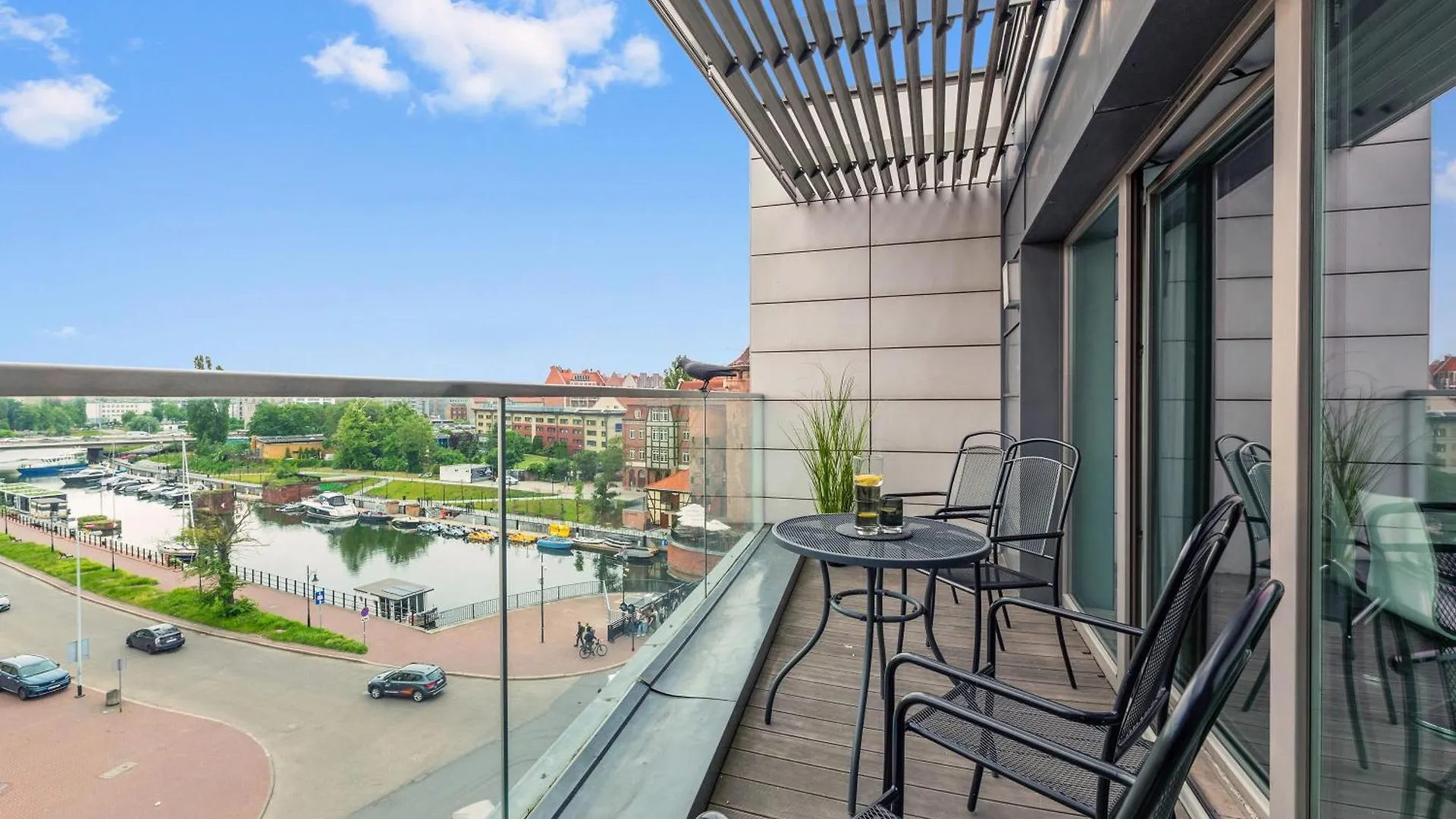 Waterlane Riverside - Spa, Pool, Gym & Parking By Downtown Apartments Danzig Polen