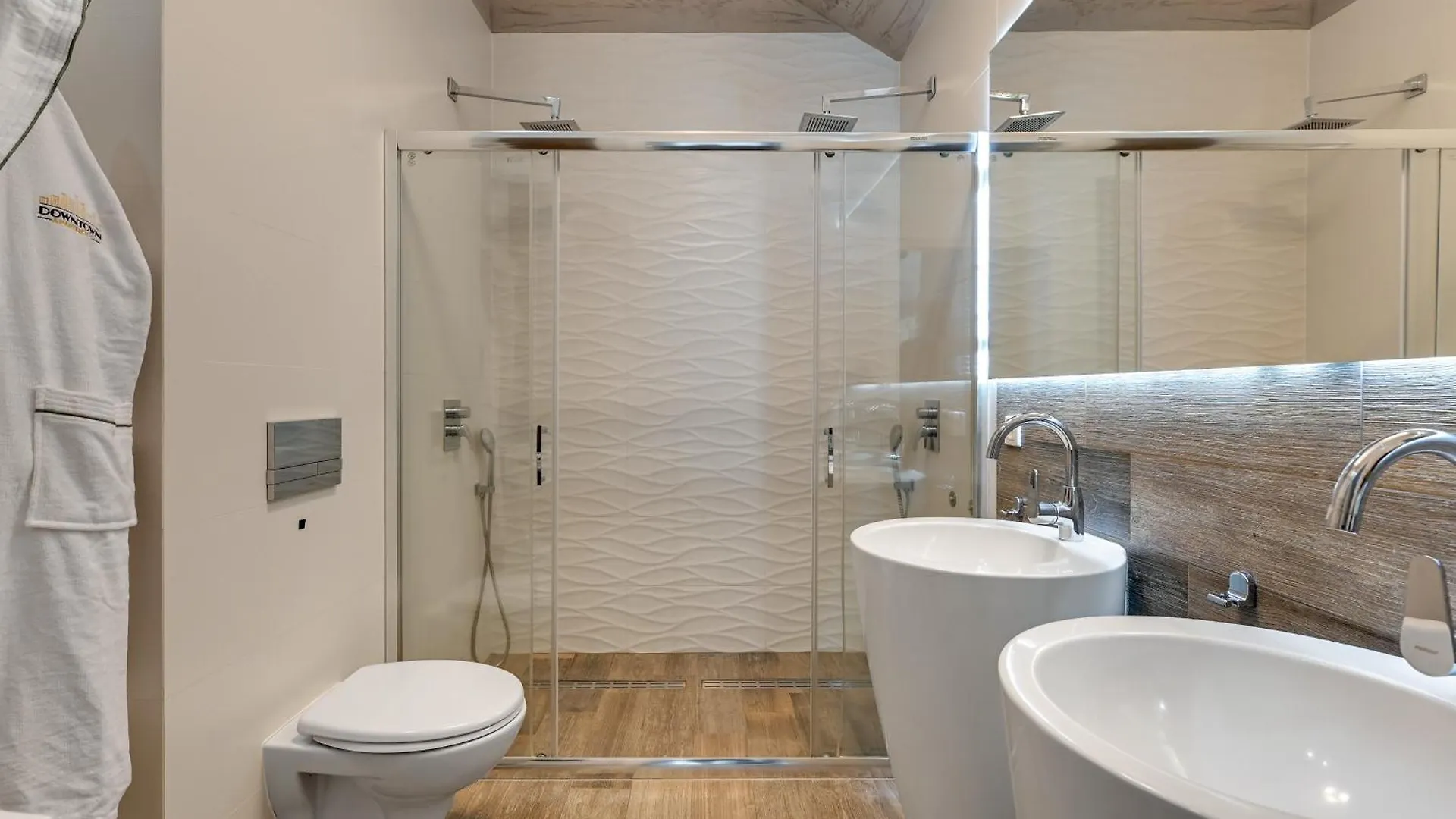 Waterlane Riverside - Spa, Pool, Gym & Parking By Downtown Apartments Danzig 0*,  Polen
