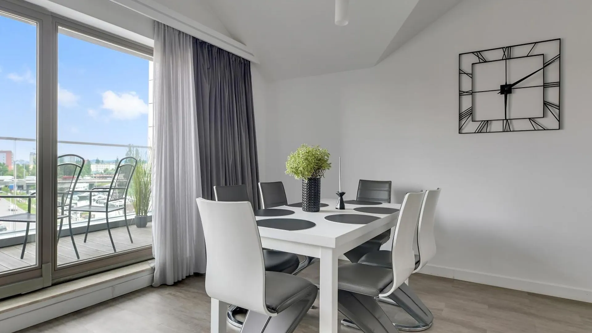 Waterlane Riverside - Spa, Pool, Gym & Parking By Downtown Apartments Danzig