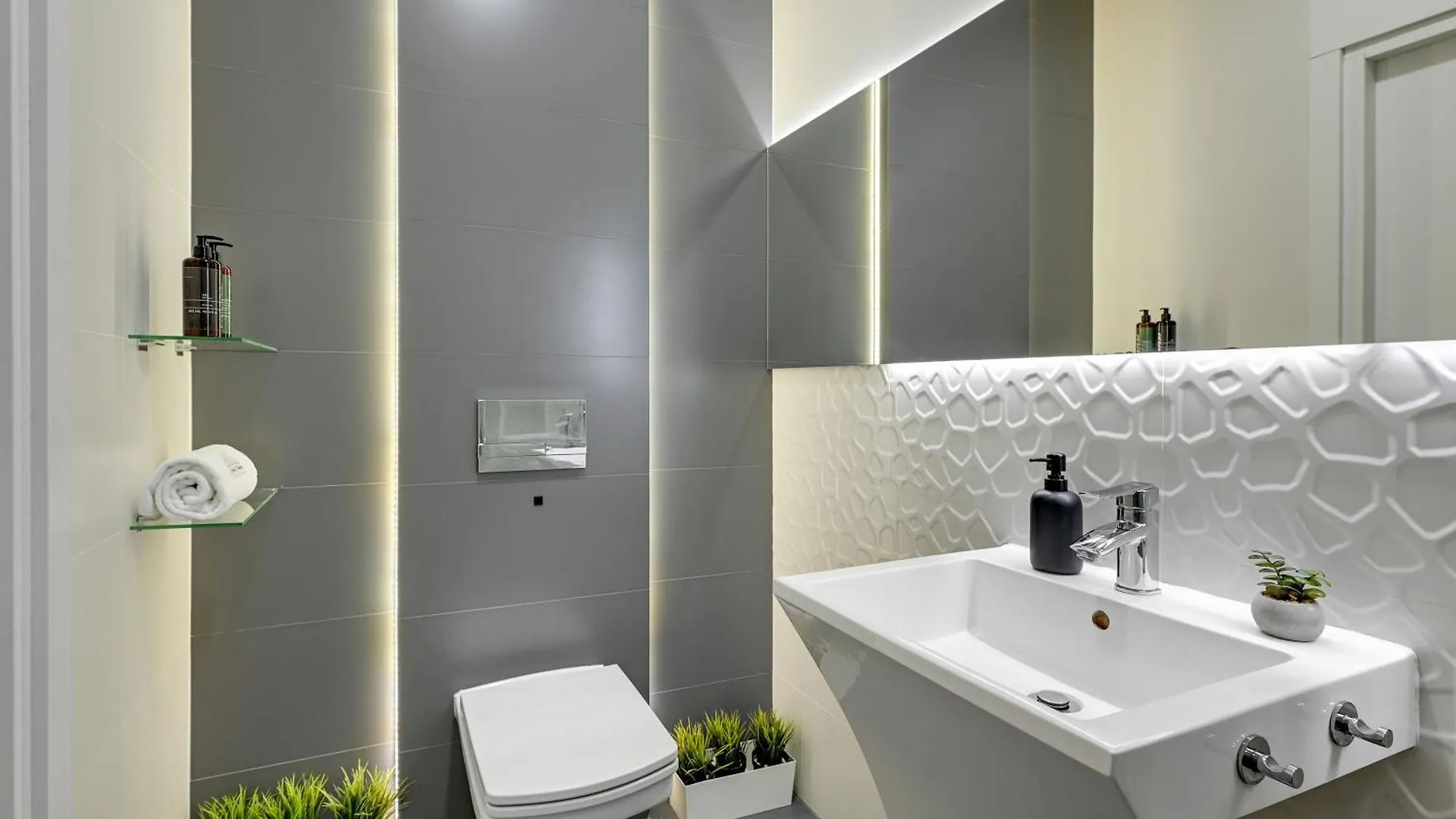 Waterlane Riverside - Spa, Pool, Gym & Parking By Downtown Apartments Danzig 0*,