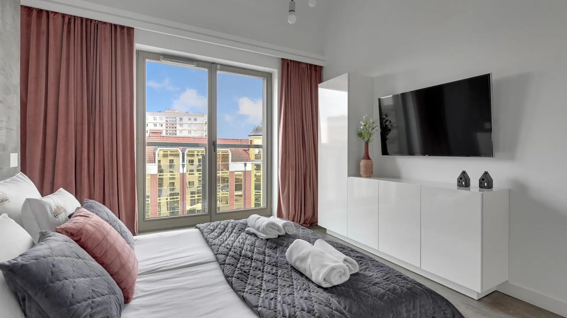 Waterlane Riverside - Spa, Pool, Gym & Parking By Downtown Apartments Danzig