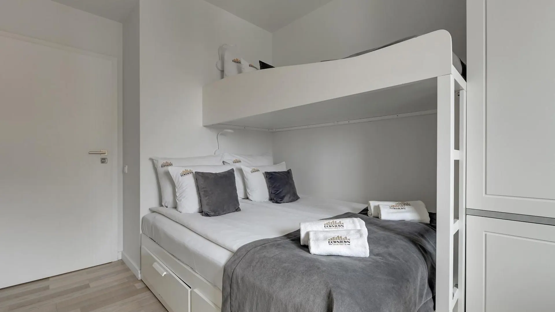 Waterlane Riverside - Spa, Pool, Gym & Parking By Downtown Apartments Gdańsk