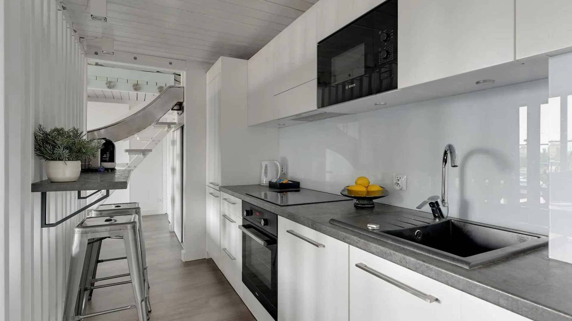 Waterlane Riverside - Spa, Pool, Gym & Parking By Downtown Apartments Gdansk